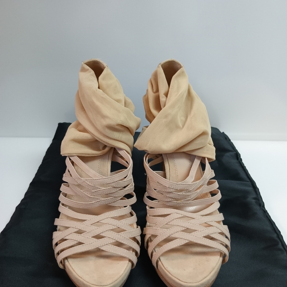 FENDI STRAPPY SANDALS - Picture 12 of 17